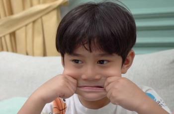 Gemes Banget! Rafathar 'Tiru' Adegan Go Kyung Pyo Berantem sama Seo Ye Ji
