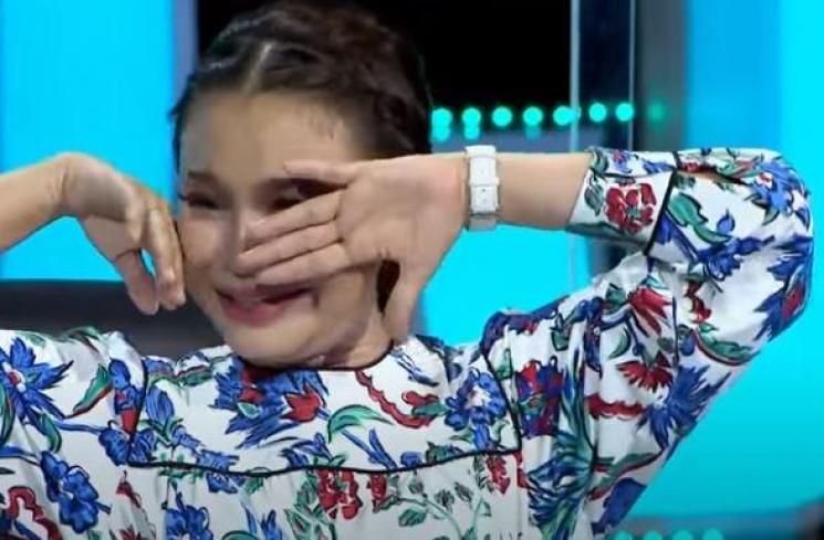 Rossa nangis dengar lagu kontestan Indonesian Idol. (Youtube/IndonesianIdol)