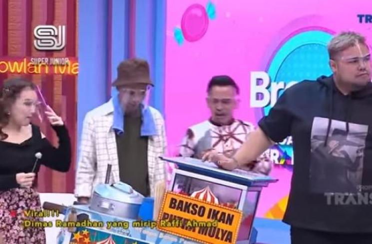 Ayu Ting Ting dan Dimas Ahmad (YouTube/Trans TV Official)