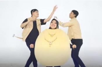 Dipuji Sopan Masuk Telinga, Lirik Lagu Queen Pentol - Kekeyi