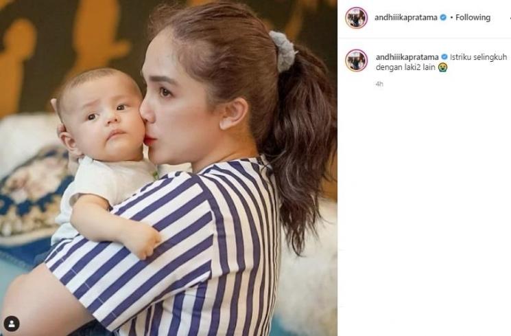 Ussy Sulistiawaty dan Baby Saka. (Instagram/@andhiiikapratama)