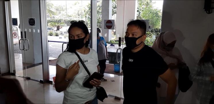 Kalina Ocktaranny dan Vicky Prasetyo [MataMata.com/Herwanto]