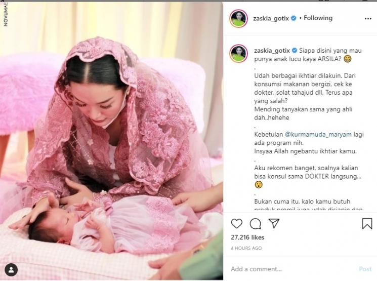 Zaskia Gotik dan bayinya, Arsila. (Instagram/@zaskia_gotix)