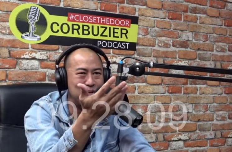 Pandji Pragiwaksono saat bahas hubungan Deddy Corbuzier dengan Agnez Mo (Instagram.com/deddycorbuzier)