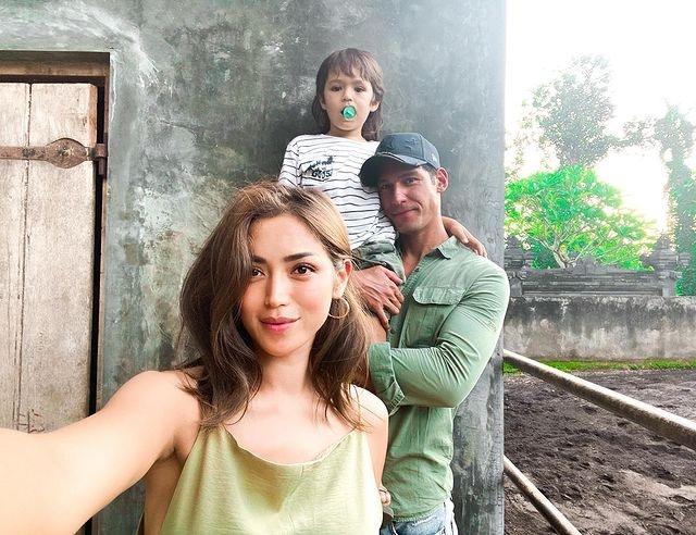 Jessica Iskandar bersama Richard Kyle dan El Barack. (Instagram/@inijedar)