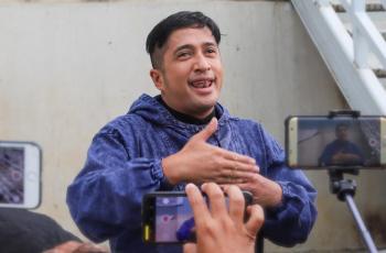 Irfan Hakim Pamer Potret Zaman SMA, Wajahnya Gak Berubah: Paling Imut!