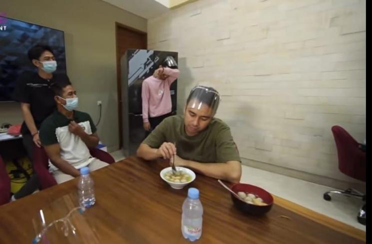 Raffi Ahmad bersama Dimas dan Ayahnya [YouTube/Rans Entertainment]