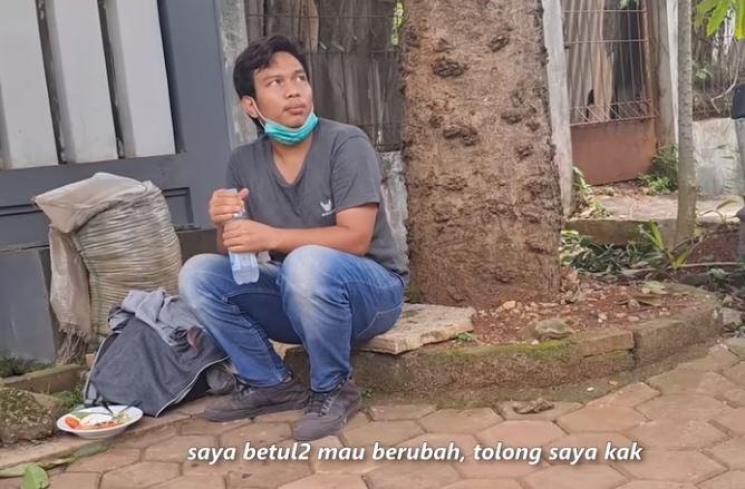 Baim Wong tolak pria minta bantuan. (Youtube/BaimPaula)