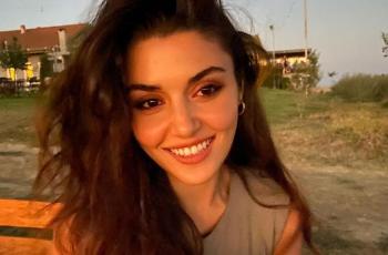 5 Pesona Hande Ercel, Wanita Tercantik di Dunia 2020 Versi Top Beauty World