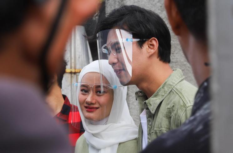 Dinda Hauw dan Rey Mbayang. [MataMata.com/Alfian Winanto]
