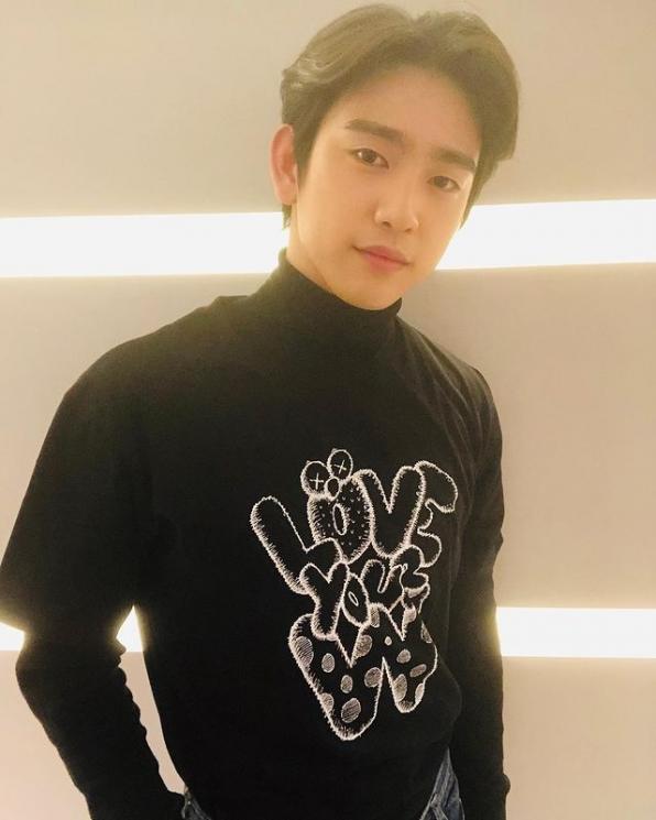 Jinyoung GOT7 (Instagram/@jinyoung_0922jy)