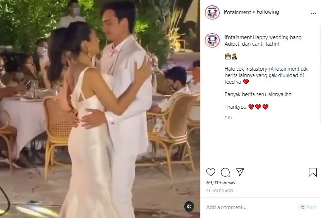 Tatapan Adipati Dolken ke Canti Tachril (Instagram.com/ifotainment)