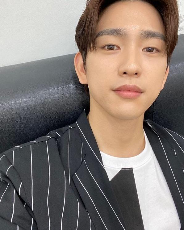Jinyoung GOT7 (Instagram/@jinyoung_0922jy)