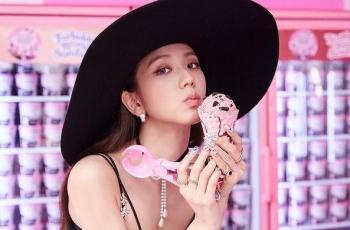 Bando Jisoo BLACKPINK Bikin Dompet Nangis: Bisa-bisanya Lebih Mahal dari Baju!