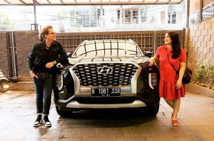 Ussy Sulistiawaty dan Andhika Pratama (Instagram/@ussypratama)