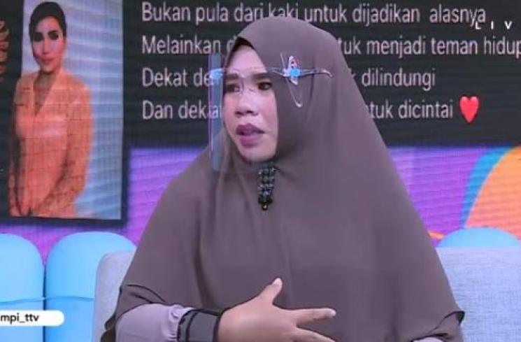 Rochimah istri pertama Kiwil (Youtube.com/TRANSTVOfficial)