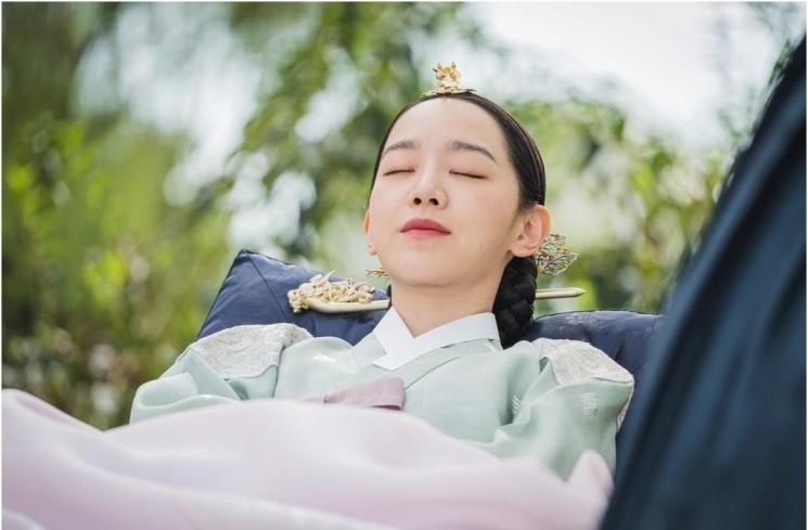 Mr. Queen (Soompi)