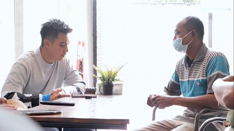Baim Wong kecewa pada Satrio, pengamen kuda lumping. (YouTube/ Baim Paula)