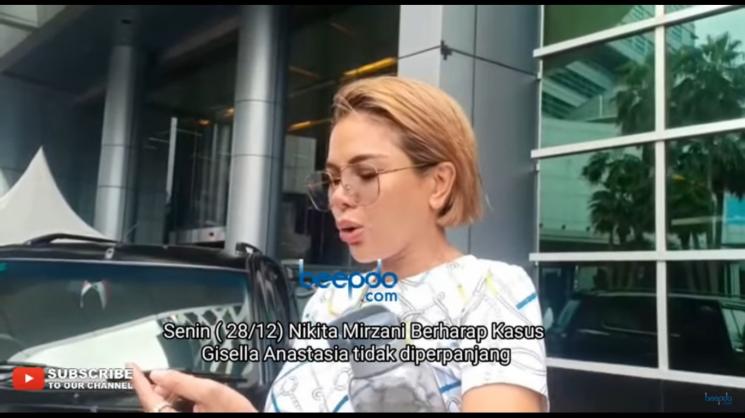 Nikita Mirzani Berharap Kasus Gisella Anastasia Tidak Diperpanjang. (YouTube/beepdo)