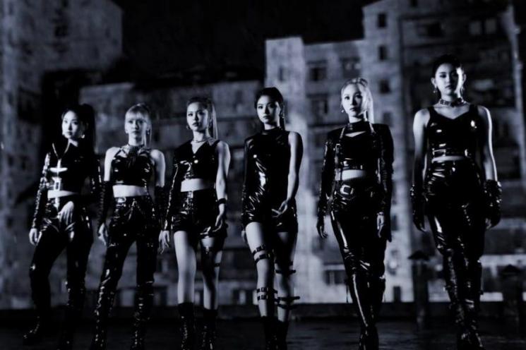 EVERGLOW (Soompi)