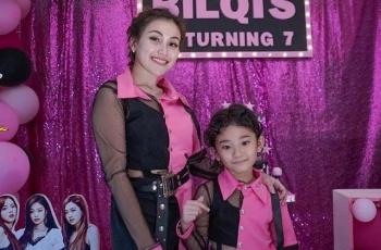 5 Outfit Mahal Putri Ayu Ting Ting, Pakai Topi Harga Rp7 Juta