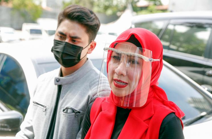 Venna Melinda bersama Athalla Naufal. [Matamata com/Alfian Winanto]