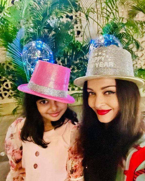 5 Momen Seleb Bollywood Rayakan Tahun Baru Kareena Kapoor Seru Banget 47,742 likes · 9 talking about this. kareena kapoor seru banget