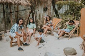 Pakai Dana Liburan yang Mepet, 5 Momen Dwi Sasono Sekeluarga ke Bali
