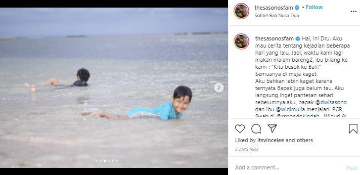 Dwi Sasono sekeluarga ke Bali. (Instagram/@thesasonosfam)