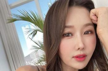 Masih Awet Muda di Usia 51 Tahun, 5 Potret YouTuber Korea Lee Su Jin
