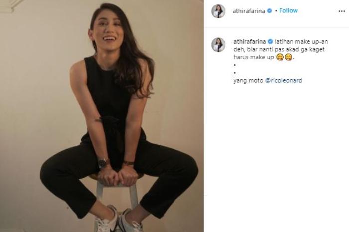 Athira Farina, pilot cantik dijodohkan sama El Rumi. (Instagram/@athirafarina)