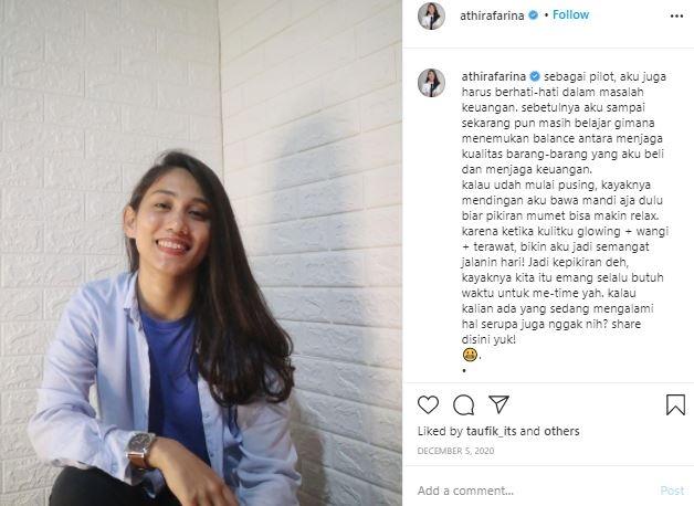 Athira Farina, pilot cantik dijodohkan sama El Rumi. (Instagram/@athirafarina)