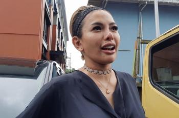 Nikita Mirzani Bergaya Ala Tarzan Tanpa Busana: Auooo Meresahkan!