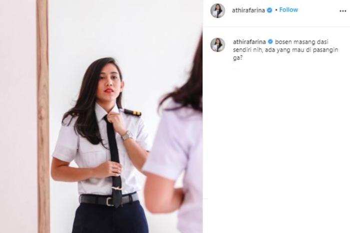 Athira Farina, pilot cantik dijodohkan sama El Rumi. (Instagram/@athirafarina)