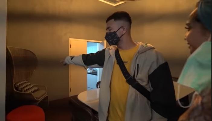 Raffi Ahmad marah Nagita Slavina beli kursi Rp30 juta. (YouTube/Rans Entertainment)