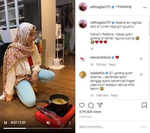 Iis Dahlia komentari Nagita yang masak di dalam kamar (Instagram.com)