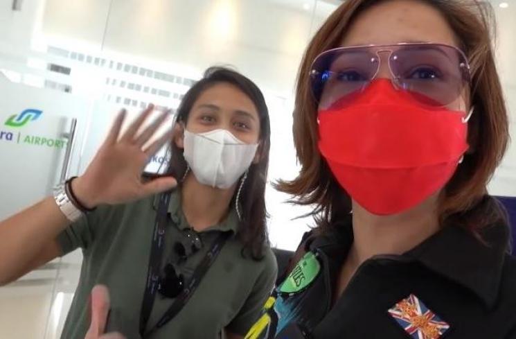Athira Farina, pilot cantik dijodohkan sama El Rumi. (Youtube/MaiaAlElDulTV)