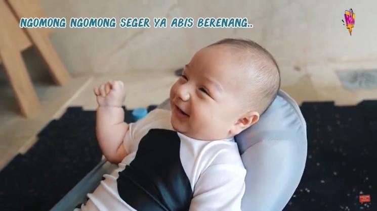 Baby Air Rumi Akbar 1453. (YouTube/Aish TV)