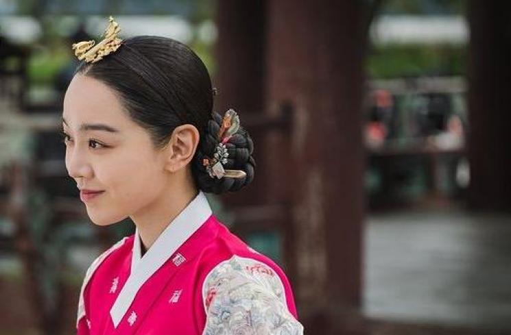 Mr. Queen (Instagram/@tvndrama.official)