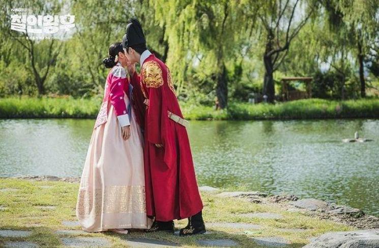 Mr. Queen (Instagram/@tvndrama.official)