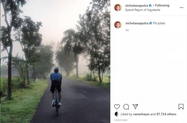 Nicholas Saputra pit-pitan alias bersepeda di Yogyakarta. (Iinstagram/@nicholassaputra)