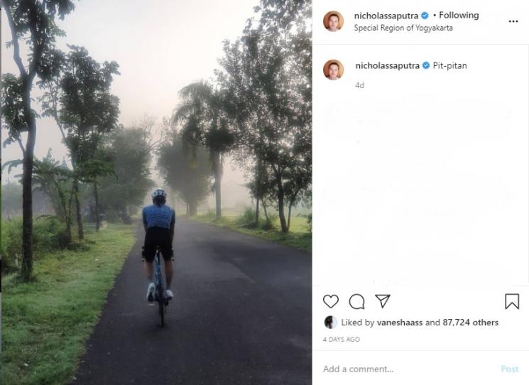 Nicholas Saputra pit-pitan alias bersepeda di Yogyakarta. (Iinstagram/@nicholassaputra)