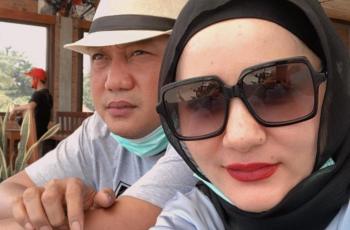 5 Potret Cantik Dewi Keke, Istri Kedua Aziz Gagap yang Mencuri Perhatian