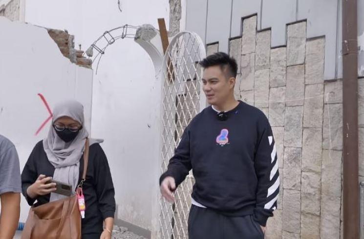 Rumah baru Baim Wong nyaris disegel. (Youtube/BaimPaula)