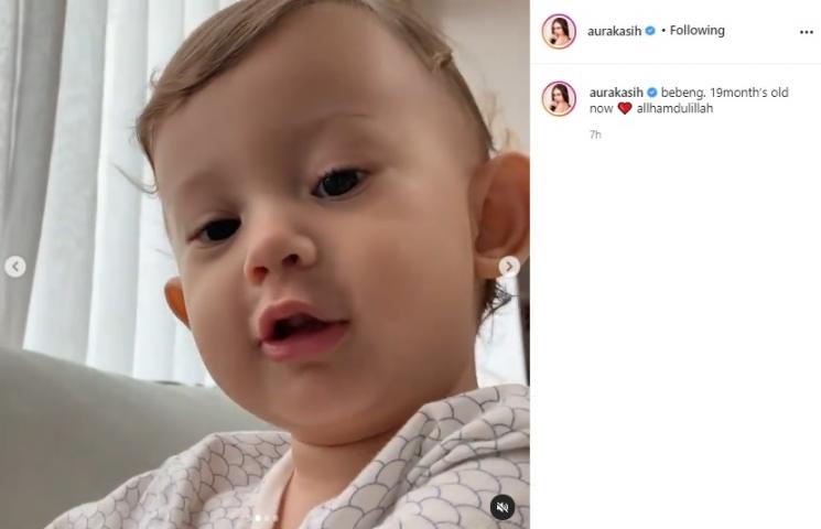 Aura Kasih dan putrinya, Arabella. (Instagram/@aurakasih)