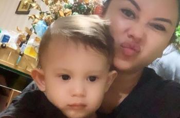 Foto Bareng Putrinya, Aura Kasih: Anak Cantik yang Ganteng