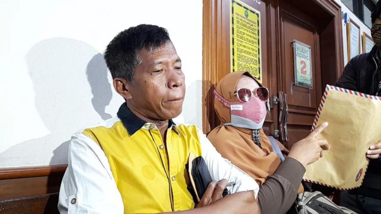 Kiwil dan Istri Pertama, Rochimah atau Rohimah. (MataMata.com/Yuliani)