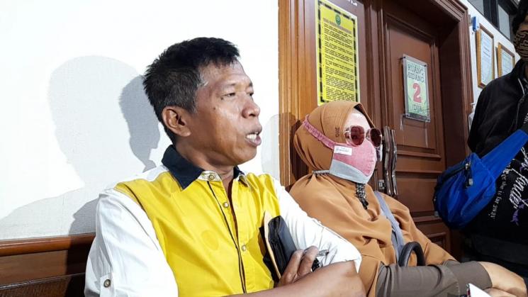 Kiwil dan Istri Pertama, Rochimah atau Rohimah. (MataMata.com/Yuliani)