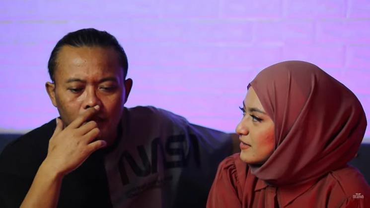 Nathalie Holscher bersama Sule. (YouTube/ SUNAH OFFICIAL)