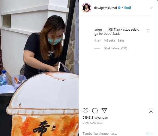 Postingan Dewi Perssik (Instagram.com)